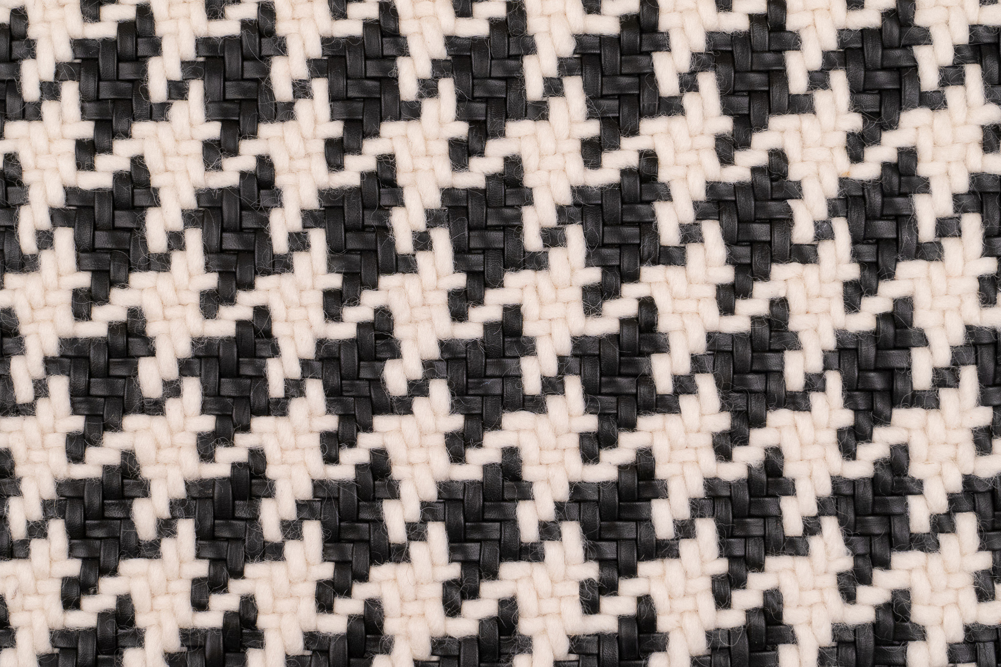 Sherlock Lana Black and Natural (flat)
